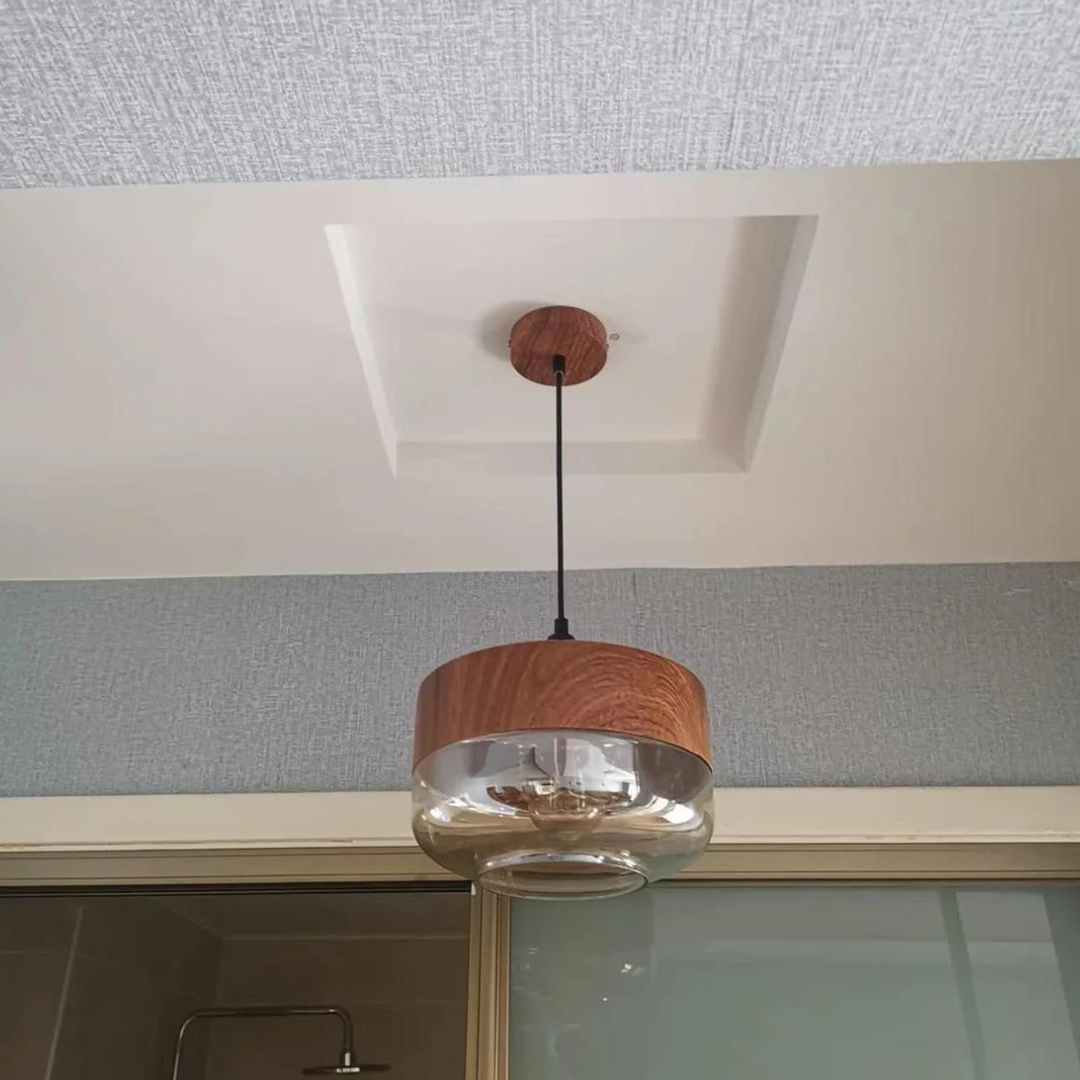 Skandynawska lampa wisząca – ujęcie produktowe na białym tle