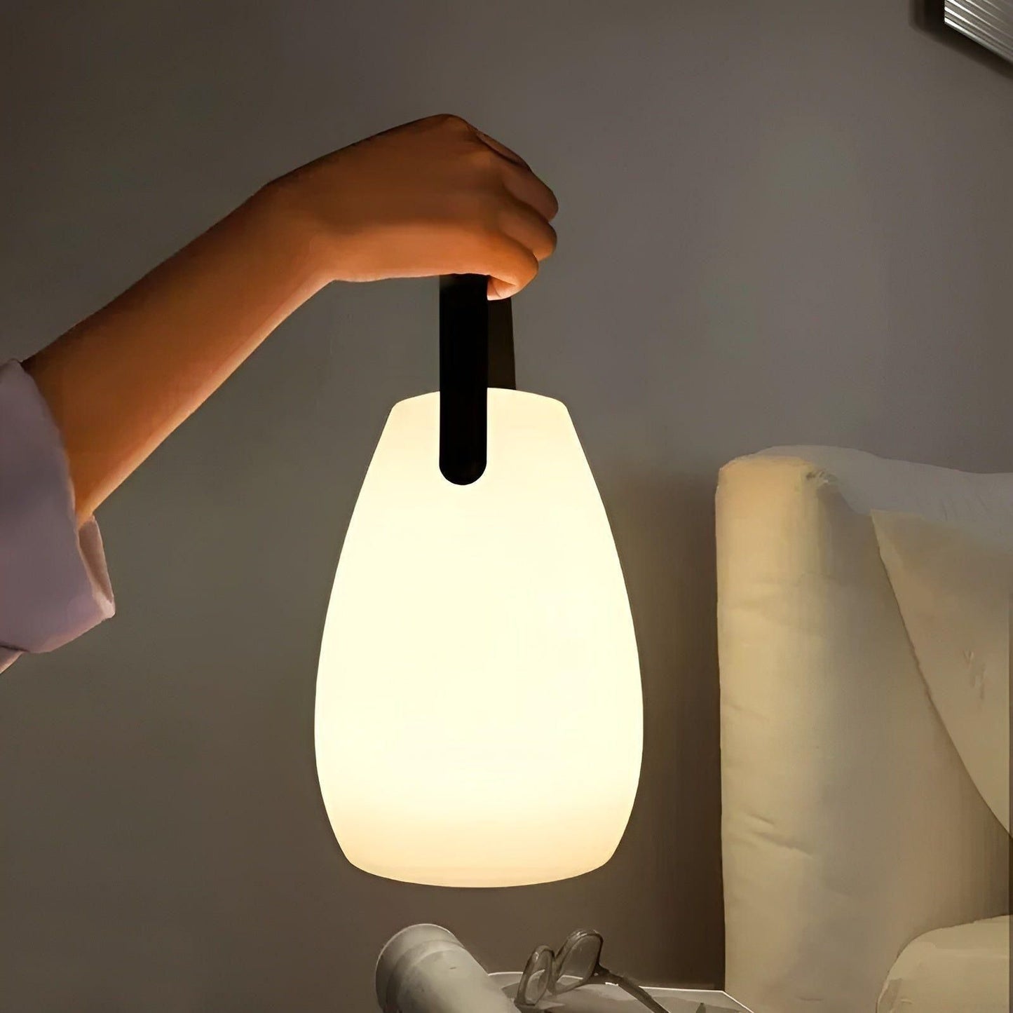 Bezprzewodowa lampa LED – Wodoodporna, przenośna lampa ogrodowa z pilotem | Idealna do wnętrz i na taras