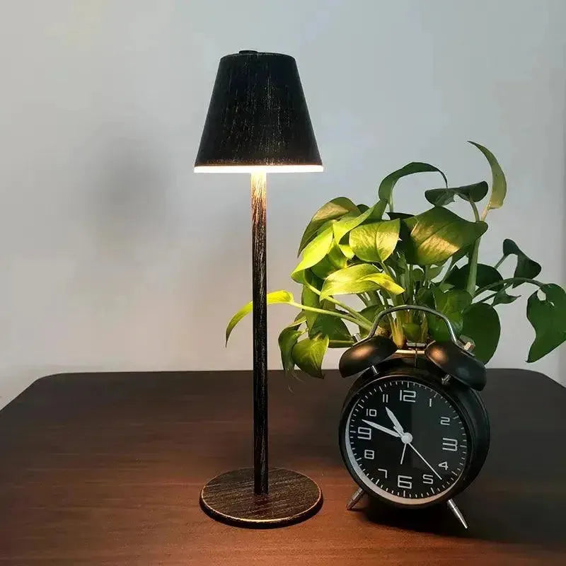 Bezprzewodowa lampa LED z aluminium – Elegancki design, 28 godzin świecenia, idealna do wnętrz i na zewnątrz