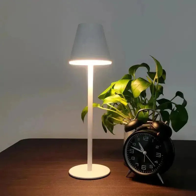 Bezprzewodowa lampa LED z aluminium – Elegancki design, 28 godzin świecenia, idealna do wnętrz i na zewnątrz