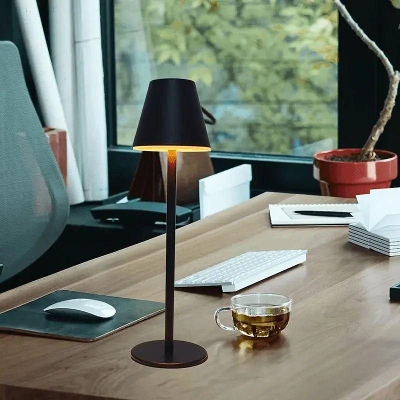 Bezprzewodowa lampa LED z aluminium – Elegancki design, 28 godzin świecenia, idealna do wnętrz i na zewnątrz