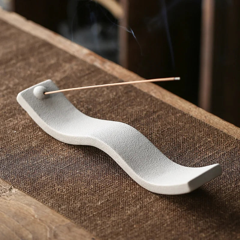 Ceramiczny Holder na Kadzidło Falisty – Elegancka Dekoracja do Wnętrz, Trwały Materiał, Idealny do Medytacji 9