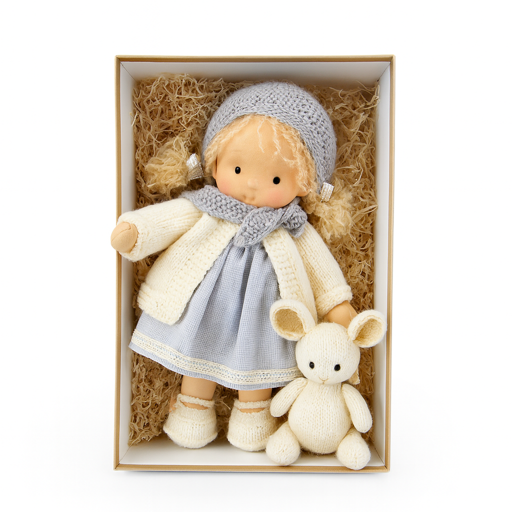 Przytulanka Waldorfska Mila z Bawełny dla Niemowlaka w Eleganckim Pudełku – Idealna Przytulanka dla Dzieci