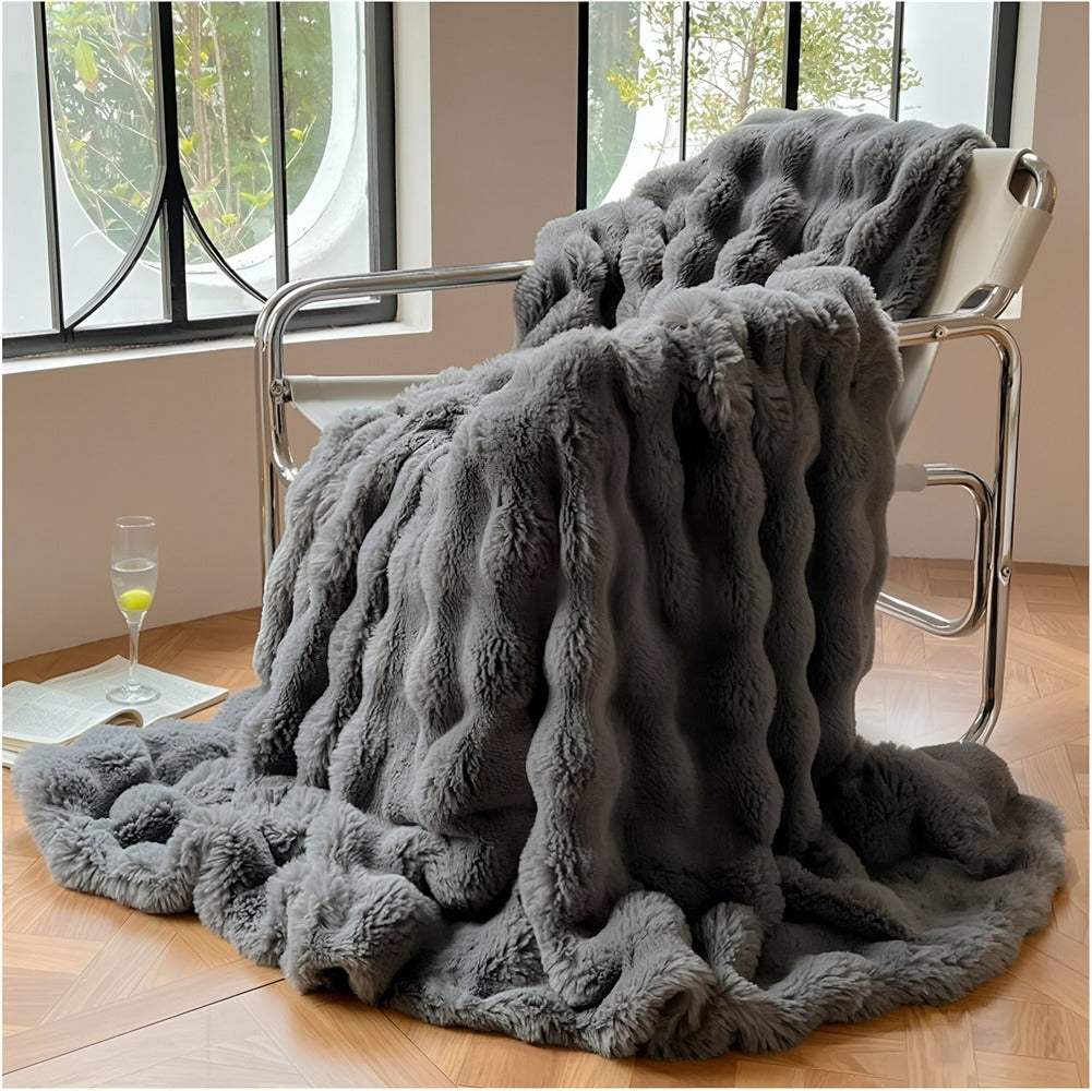 Ciepły Koc Fleece 100x160cm – Elegancki i Miękki Koc do Użytku w Domu i w Podróży 9