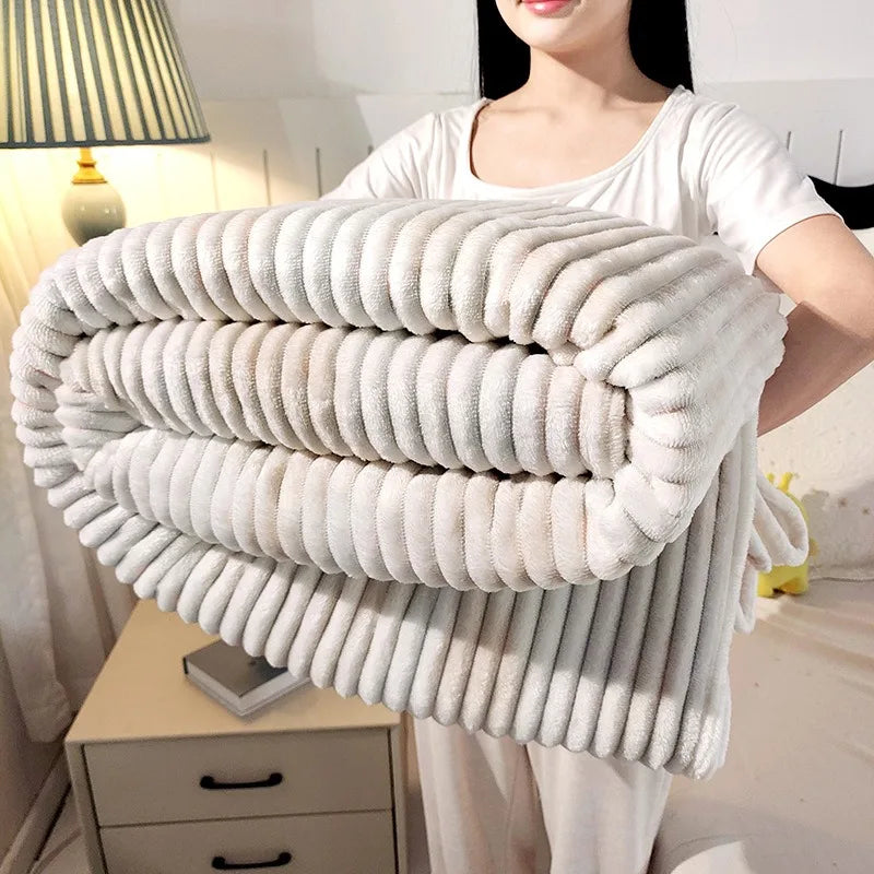 Ciepły Koc z Flaneli w Paski, Miękki Narzut na Sofę, Idealny do Drzemki, 150x200 cm 7