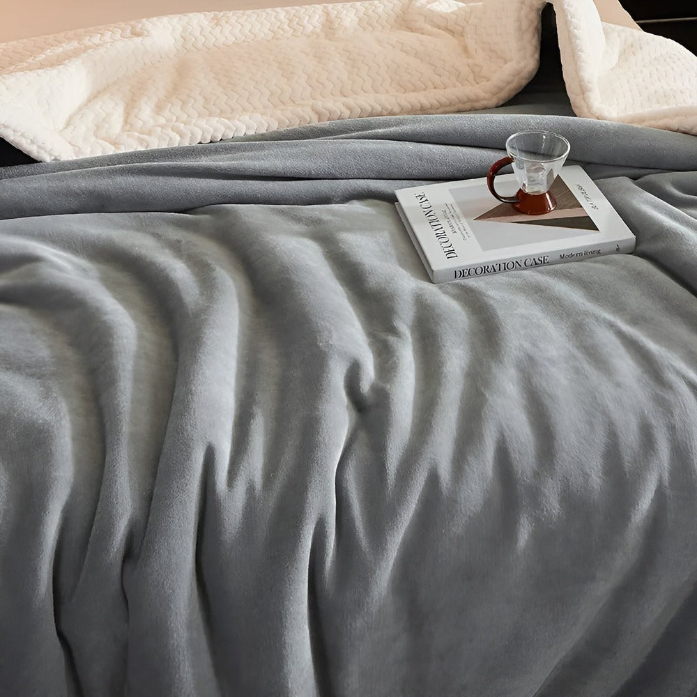 Gruby Koc Fleece 100x150 cm – Ciepły i Miękki Koc Idealny na Zimowe Wieczory, Wysoka Jakość, Łatwe Czyszczenie 2