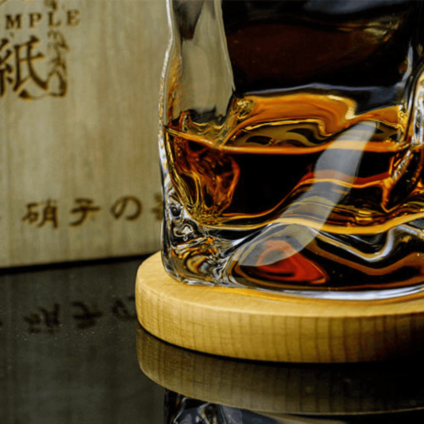 Kryształowa Szklanka do Whisky Edo Kiriko z Unikalnym Wzorem Crumple w Drewnianym Pudełku 2