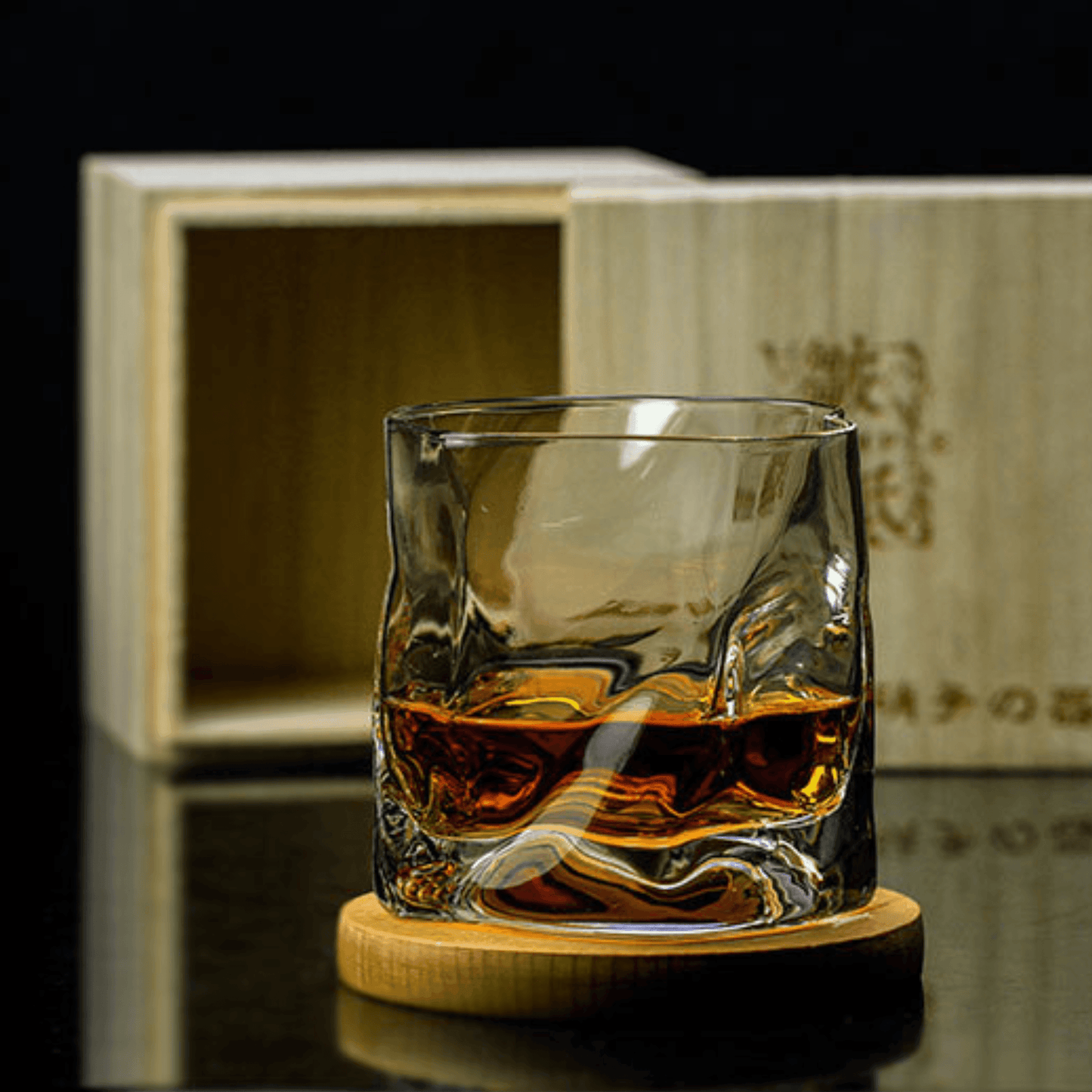 Kryształowa Szklanka do Whisky Edo Kiriko z Unikalnym Wzorem Crumple w Drewnianym Pudełku 3