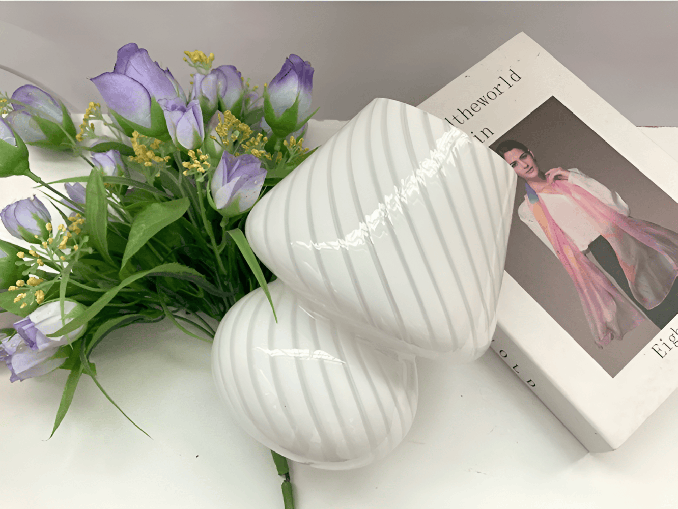 Lampa Biurkowa Vintage z Ręcznie Wytwarzanego Szkła, 3 Temperatury Barwowe, Kompaktowa, z Portem USB – Striped Glow 3