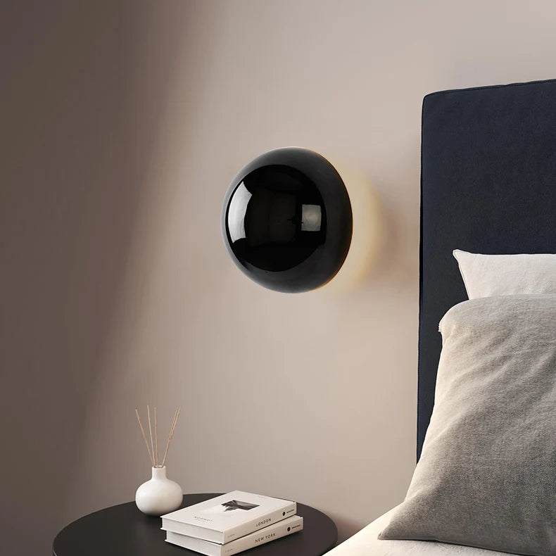 Lampa Ścienna Bauhaus z Rondej Szkła – Minimalistyczny Kinkiet Ścienny do Nowoczesnych Wnętrz z Ekologicznym Źródłem Światła 2