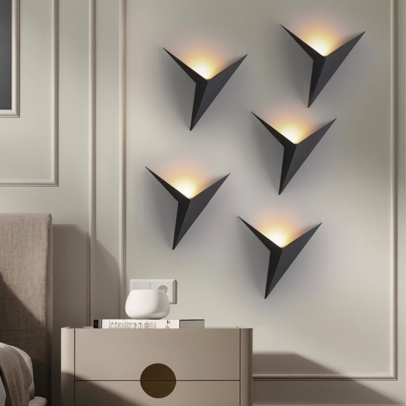 Lampa Ścienna Ezio z Aluminium w Białym, Czarnym i Złotym Wykończeniu – Minimalistyczny Kinkiet Ścienny z Zintegrowanym Oświetleniem LED 4
