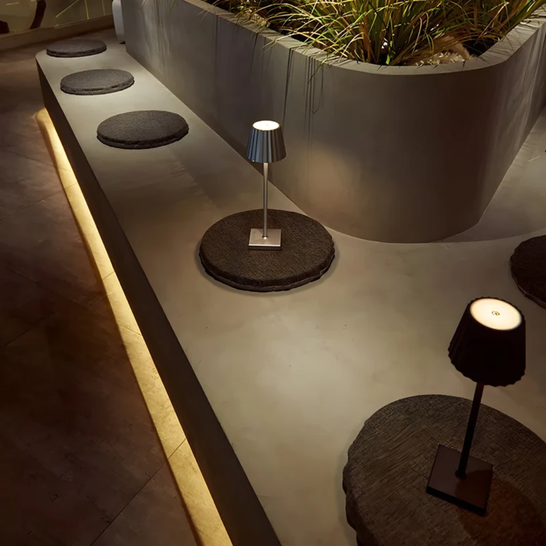 Lampa Stołowa Bezprzewodowa LED z Dotykowym Ściemniaczem – Aluminiowa Lampka Nocna do Salonów i Ogrodów 8