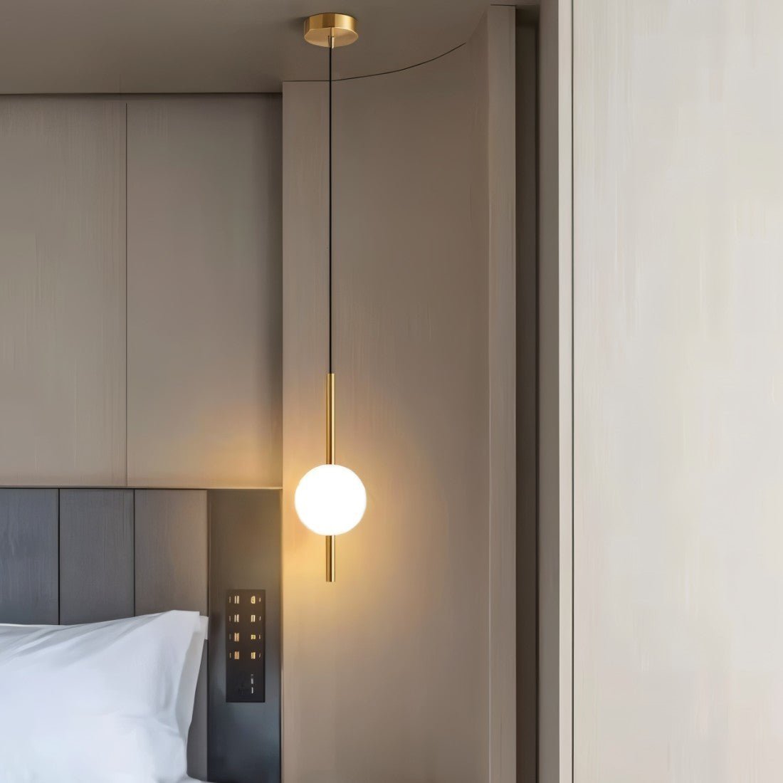 Lampa Wisząca w Skandynawskim Stylu z Metalowym i Szklanym Wykończeniem – Lampa do Salonu 10 cm x 57 cm 2