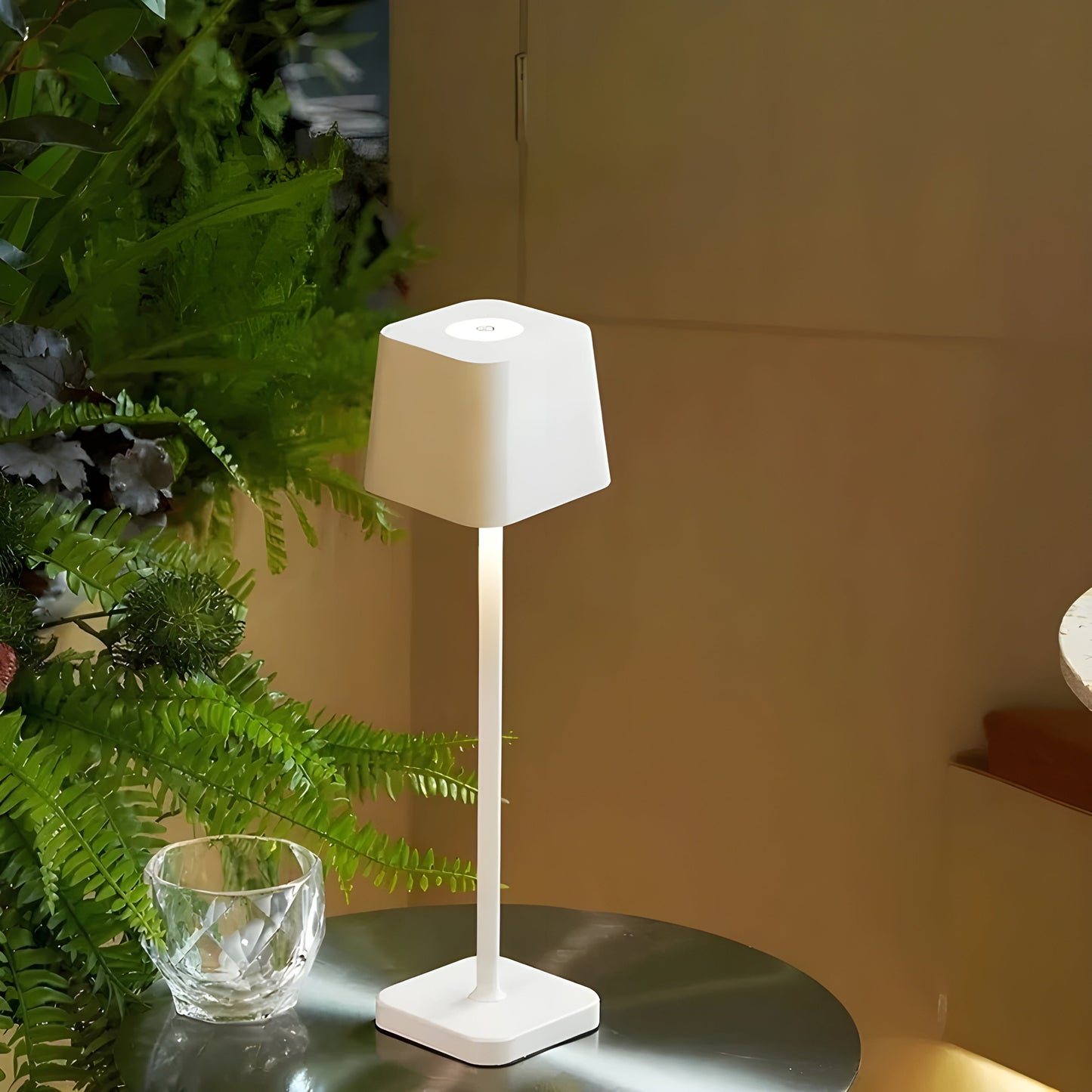Lampa stołowa bezprzewodowa LED – Elegancka i przenośna lampka nocna idealna do salonu i ogrodu, wodoodporna konstrukcja