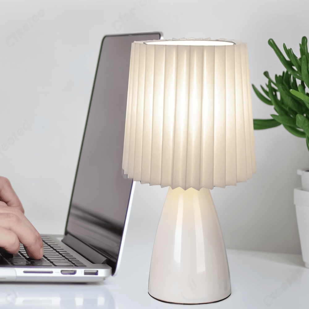 Lampka Biurkowa LED ConePleated z Ceramiczną Podstawą i Minimalistycznym Kloszem – Elegancka Lampka Nocna do Sypialni 8