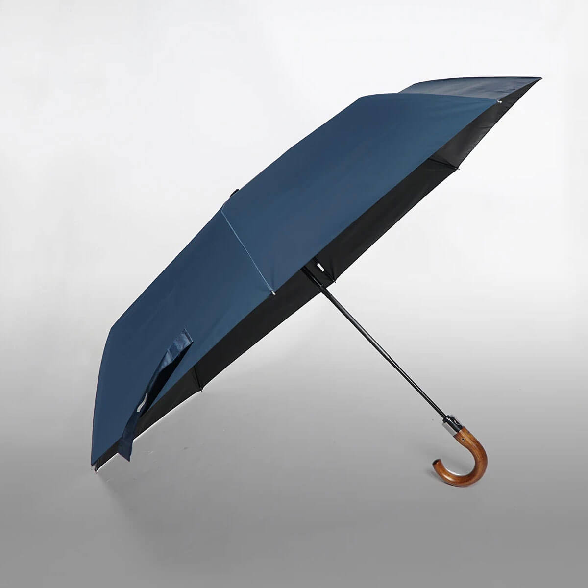 Parasol kieszonkowy składany z wytrzymałą czaszą pongee