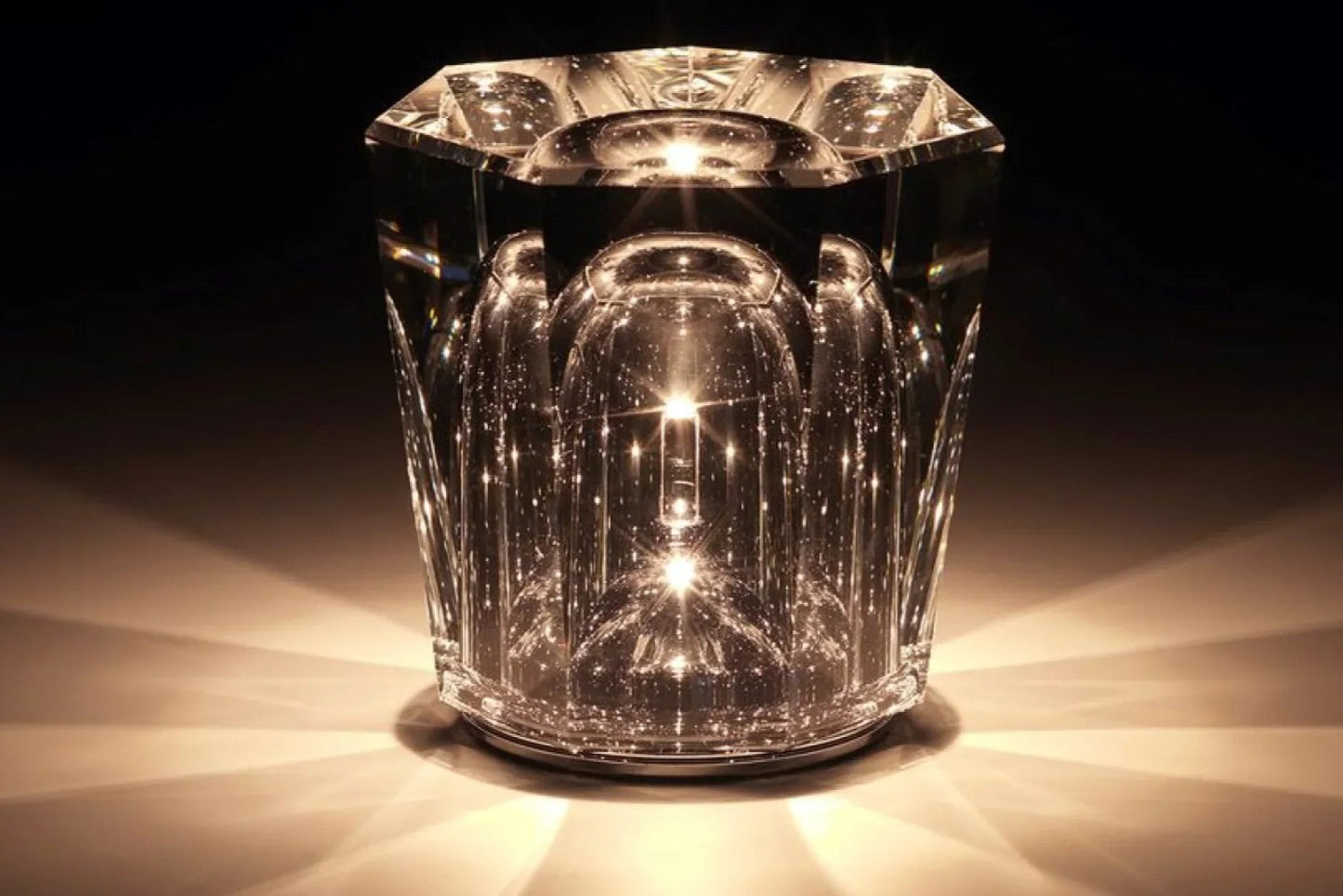 Luksusowa Lampka Stołowa LED Bezprzewodowa z Kryształowym Designem – Elegancka Lampa Stołowa Szklana do Wnętrz 8