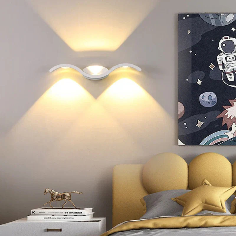 Nowoczesna Lampa Ścienna LED Luminova, Kinkiet Ścienny do Salonów i Sypialni, Energooszczędna, Ciepłe Światło 2