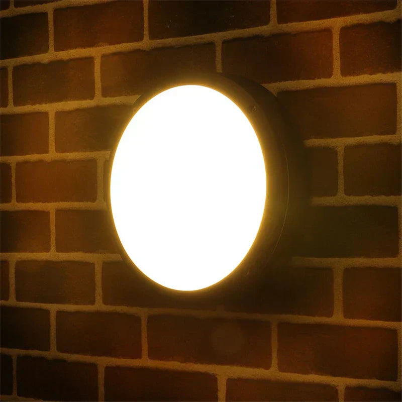 Nowoczesna Lampa Zewnętrzna LED z Czujnikiem Ruchu, Wodoodporna Lampa Zewnętrzna na Dom i Ogród 2