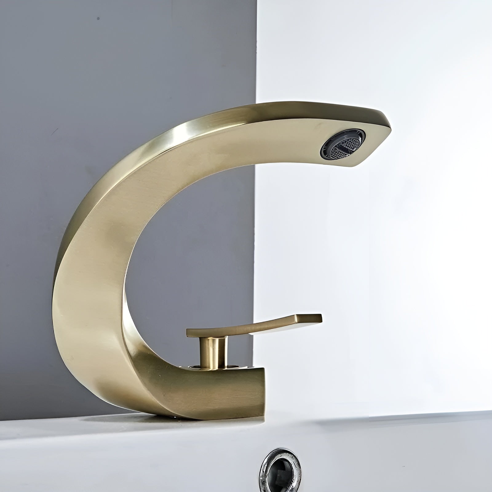 Nowoczesna mosiężna bateria umywalkowa – elegancki design z wylewką typu wodospad do łazienek 13