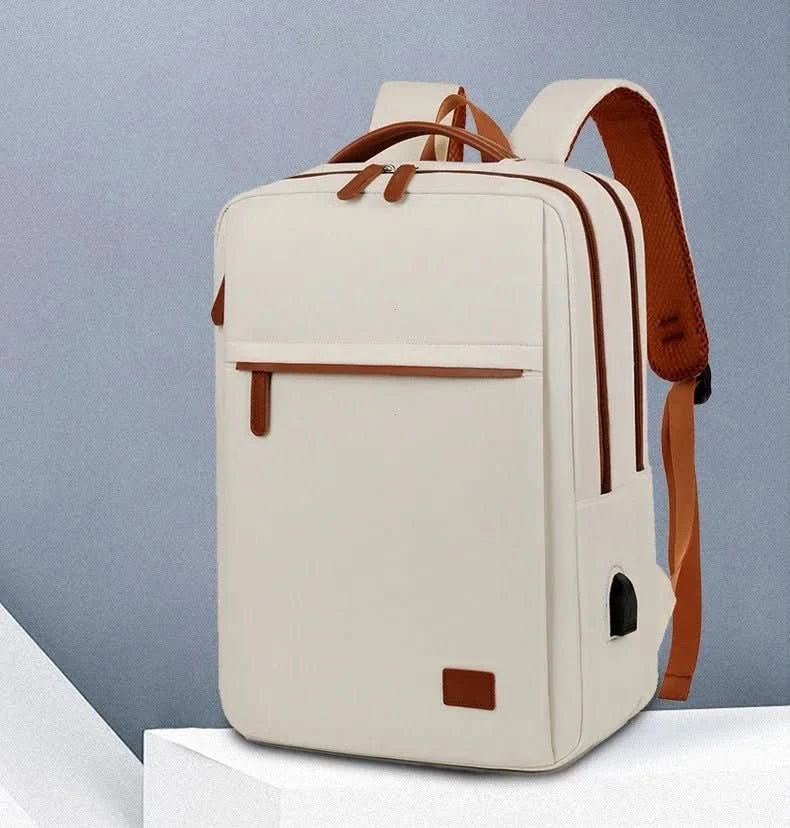 Plecak Podróżny NOVA z Przegrodą na Laptopa do 15,6 i Wbudowanym Portem USB – Uniwersalny i Funkcjonalny 2