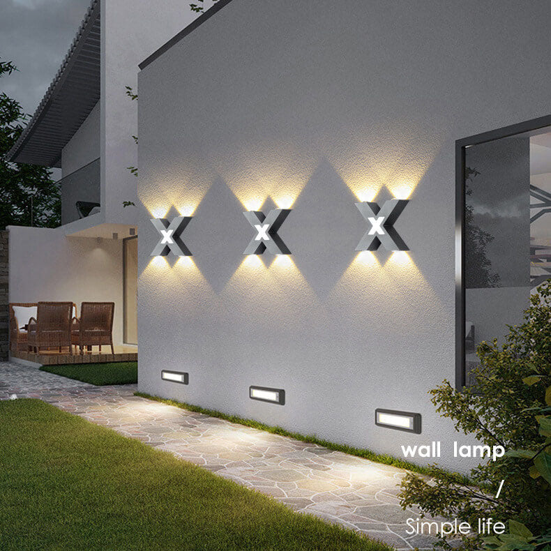 Nowoczesna zewnętrzna lampa ścienna LED w kształcie X – kolor czarny