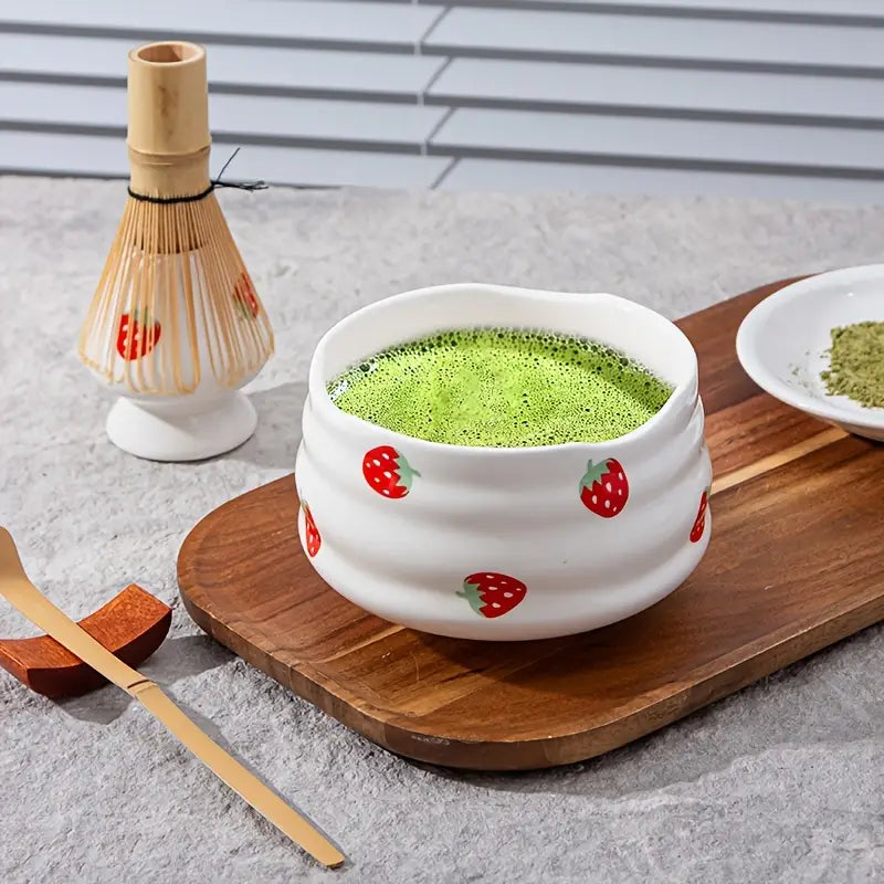 Zestaw do Matcha z Ceramiczną Czarką w Kształcie Truskawki – Akcesoria do Robienia Matchy i Matcha Latte 7
