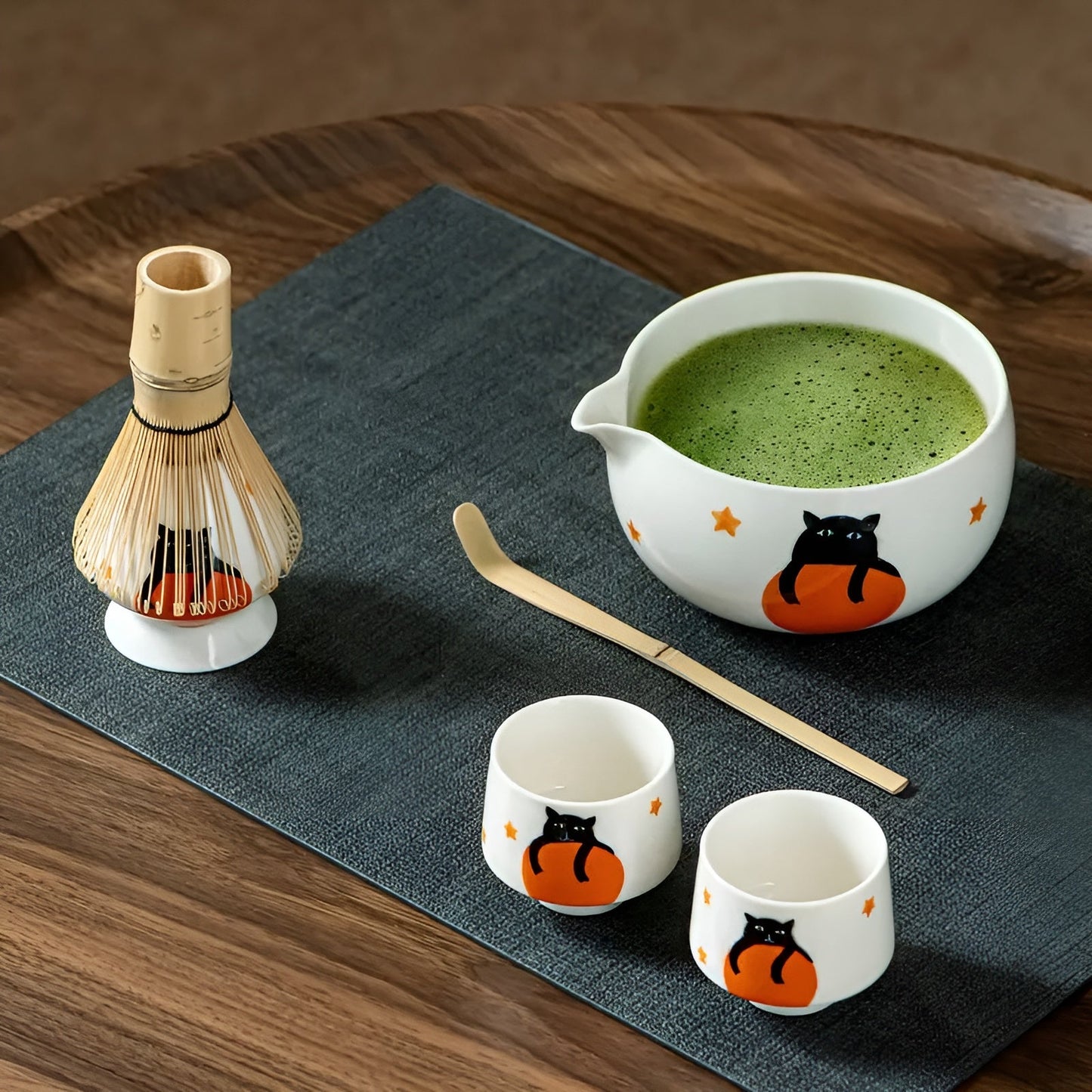 Zestaw do Matcha z Czarką i Bambusową Trzepaczką – Urokliwy Wzór Kota do Przygotowania Matchy 2