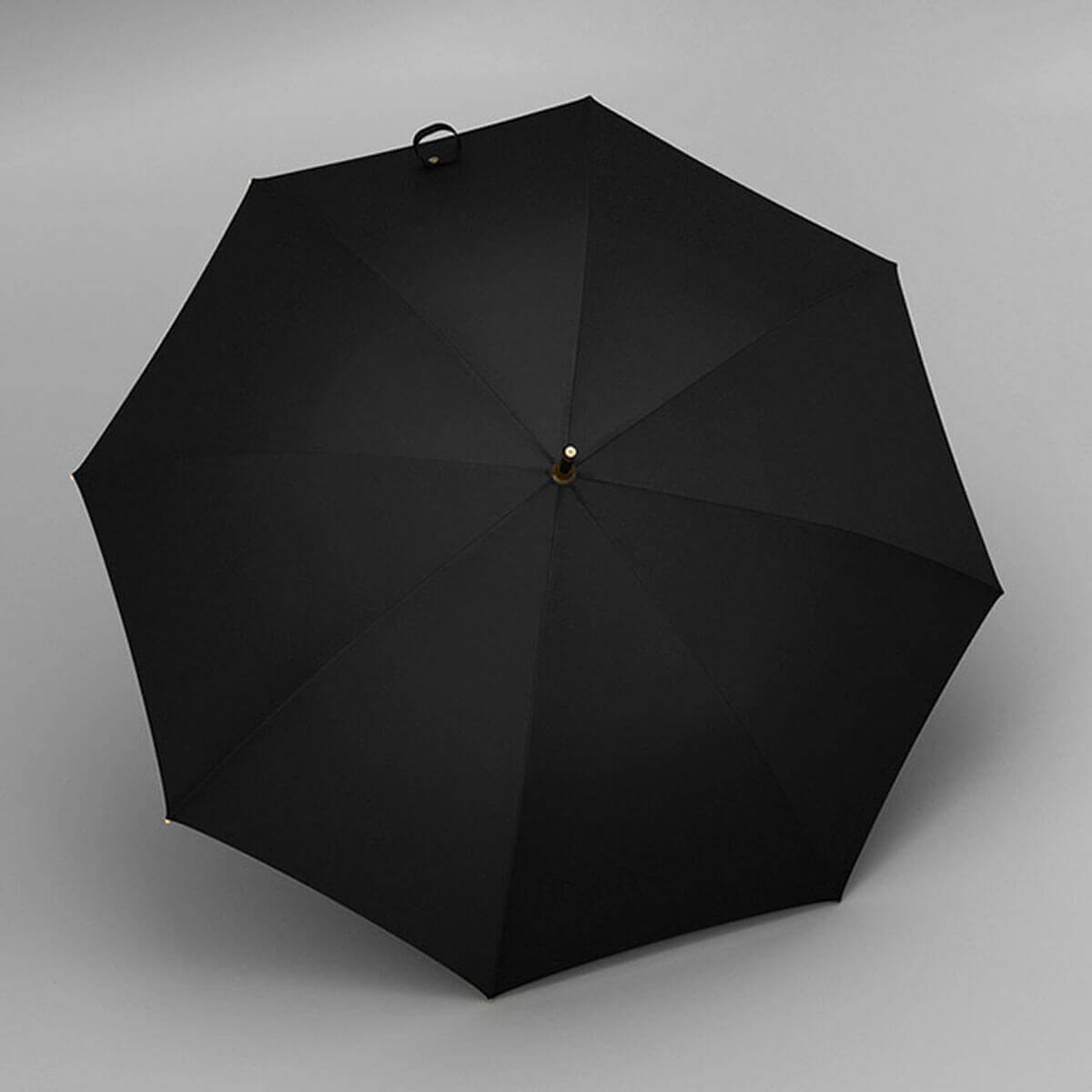 Parasol z drewnianą prostą rączką – widok ogólny
