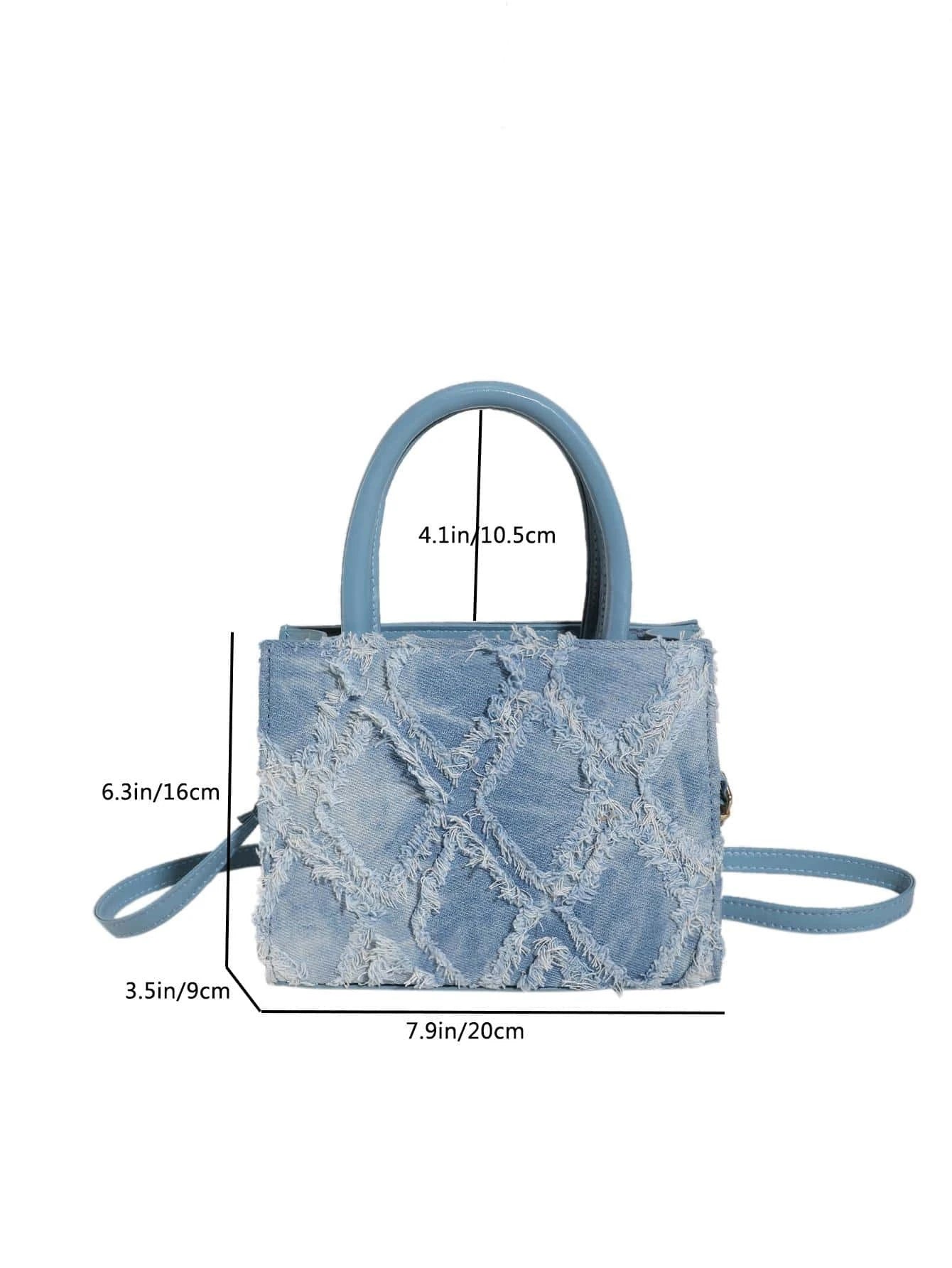 Mini torba denim na ramię – detal materiału i szwów