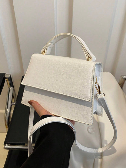 Torebka crossbody z klapką – wnętrze i przegródki