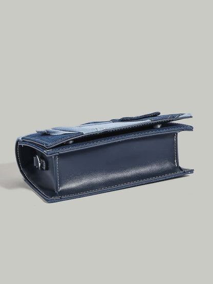 Torebka damska denim – wnętrze z przegródkami