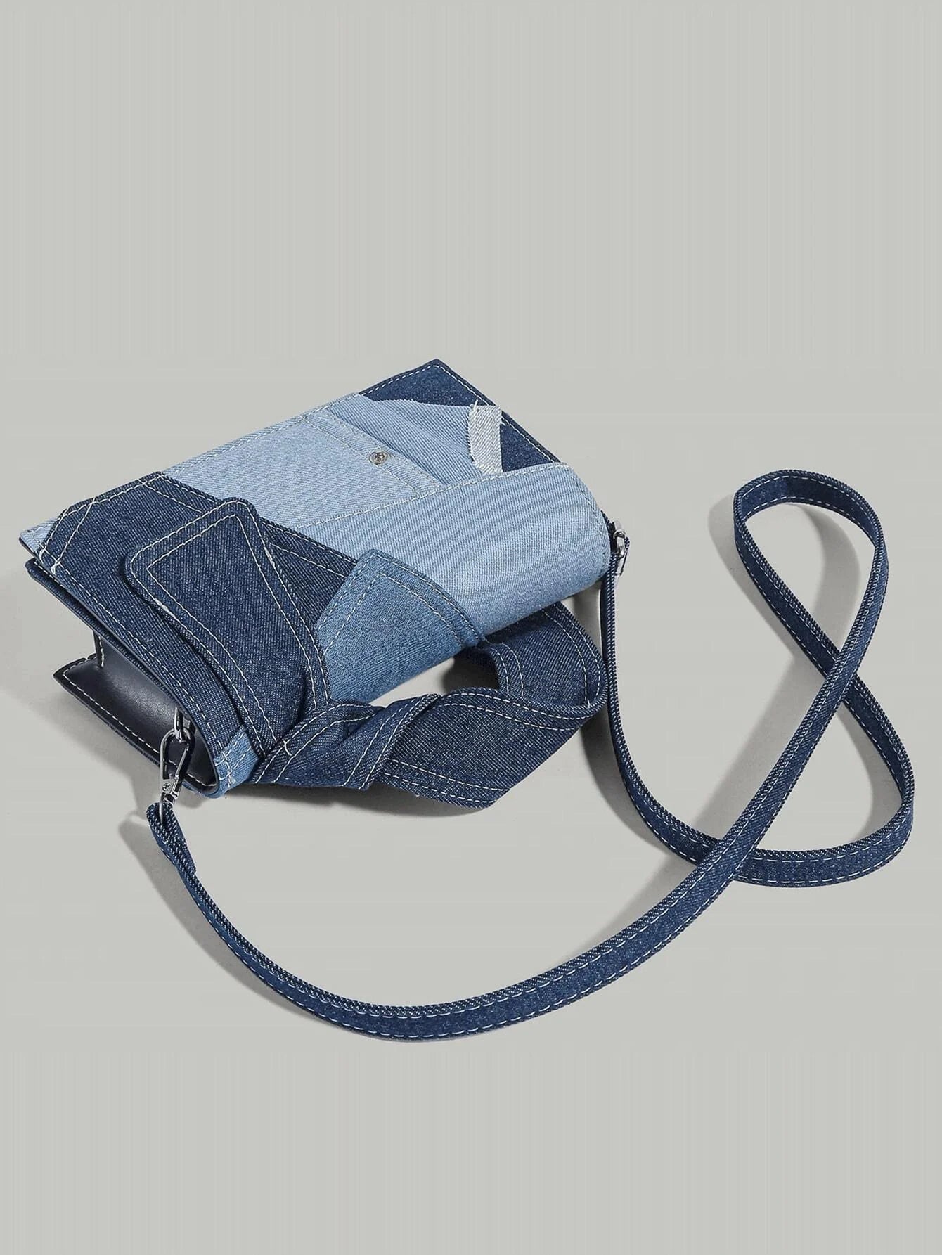 Jeansowa torebka crossbody damska – koreański styl miejski