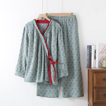 Bawełniana piżama kimono damska – widok z przodu, kolor beżowy z kwiatowym wzorem