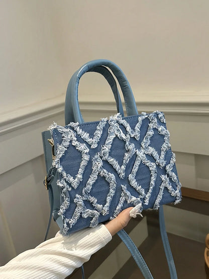 Torebka crossbody z diamentowym wzorem – czarny, stylizacja codzienna