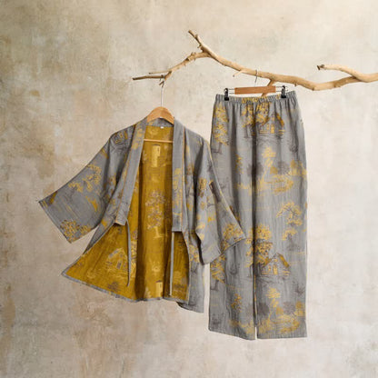 Luźny krój piżamy kimono – widok z boku
