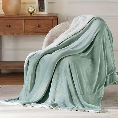 Koc PlushWarm – Miękki Polarowy Koc na Zimę