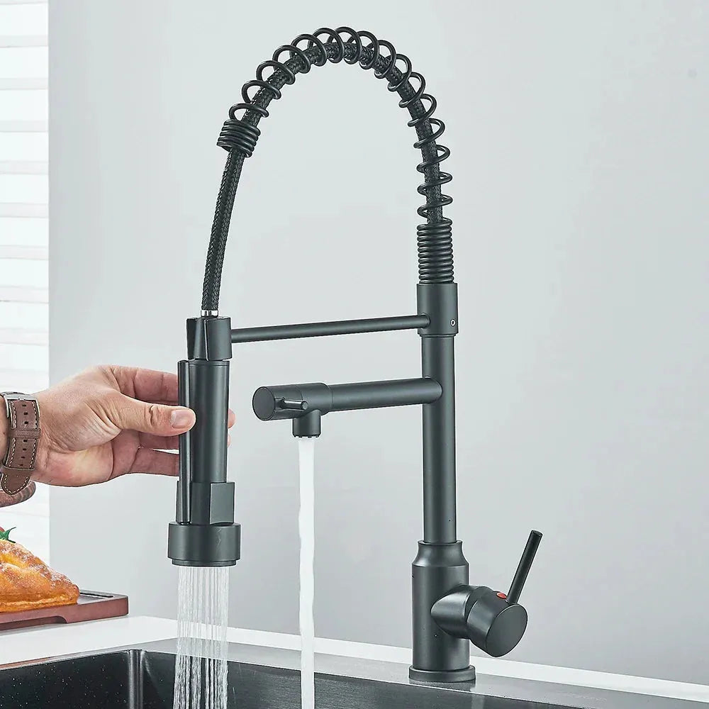 Bateria HydroSpout – elastyczna podwójna wylewka ze stali nierdzewnej do efektywnego użytkowania w kuchni z możliwością obrotu o 360° 3
