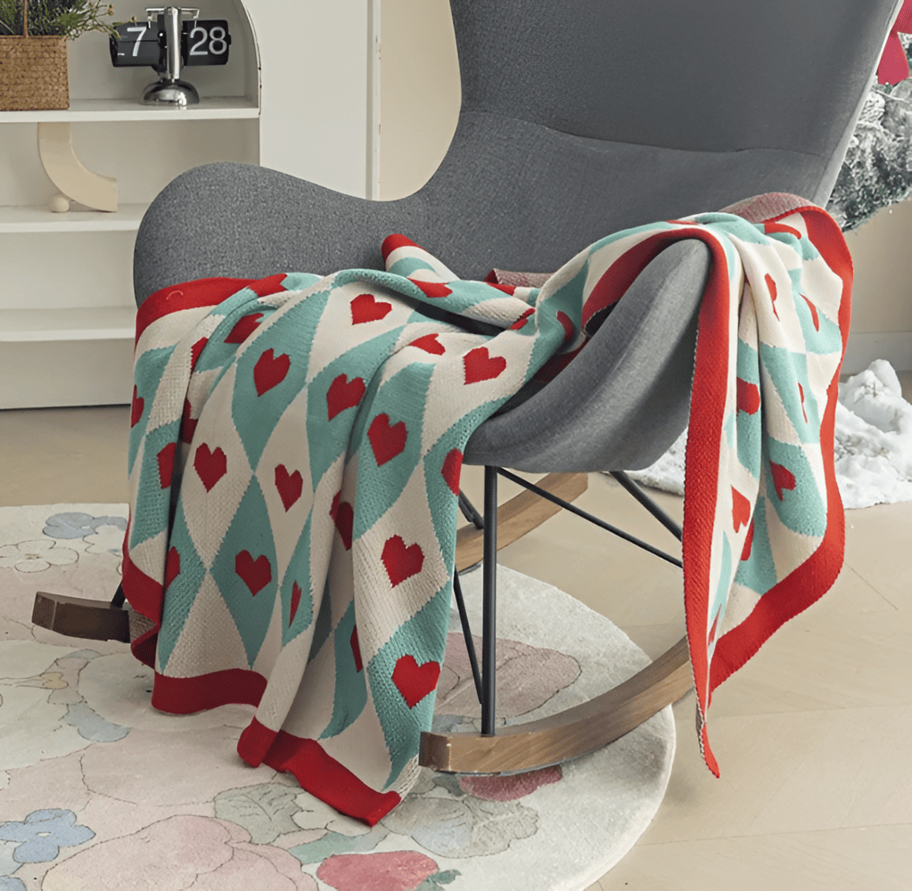 Ciepły Koc Fleece z Wzorem Serc 130x150 cm – Miękka Narzuta z Poliesteru i Bawełny do Użytku Całorocznego 3