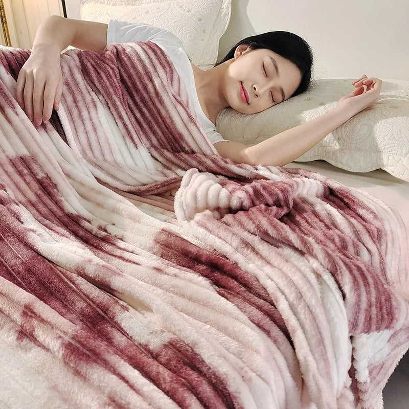 Ciepły Koc z Flaneli w Paski, Miękki Narzut na Sofę, Idealny do Drzemki, 150x200 cm 4