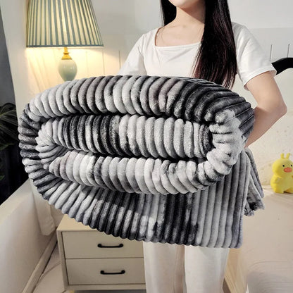 Ciepły Koc z Flaneli w Paski, Miękki Narzut na Sofę, Idealny do Drzemki, 150x200 cm 9