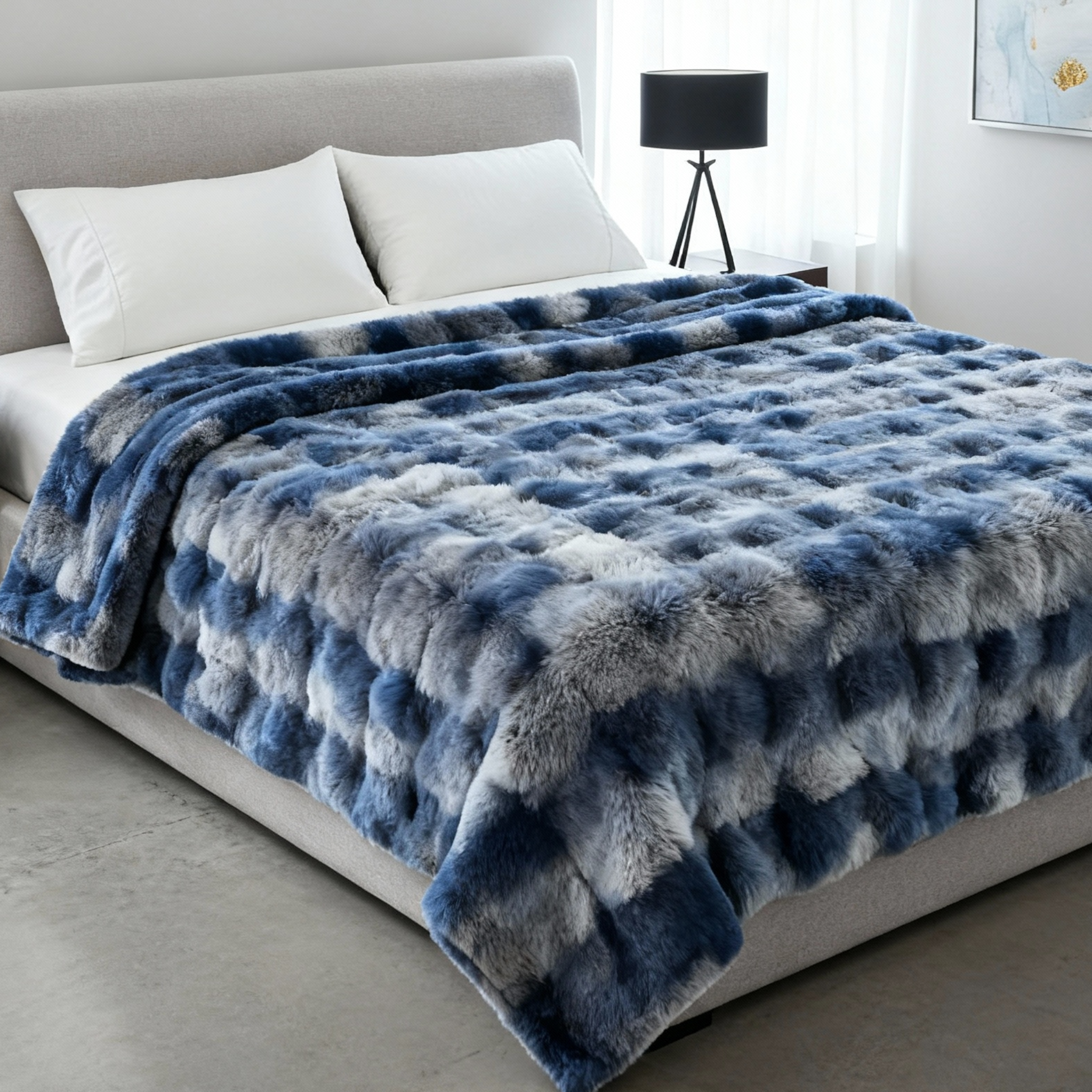 Koc polarowy tie-dye złożony – widok ogólny