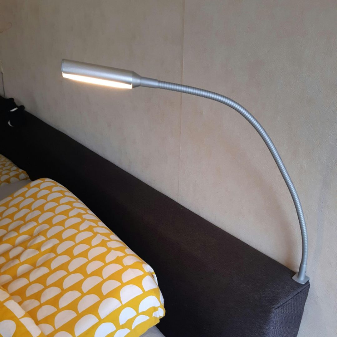 Czarny Kinkiet Ścienny z Regulowanym Światłem – Minimalistyczna Lampa na Ścianę do Sypialni i Salonu 6
