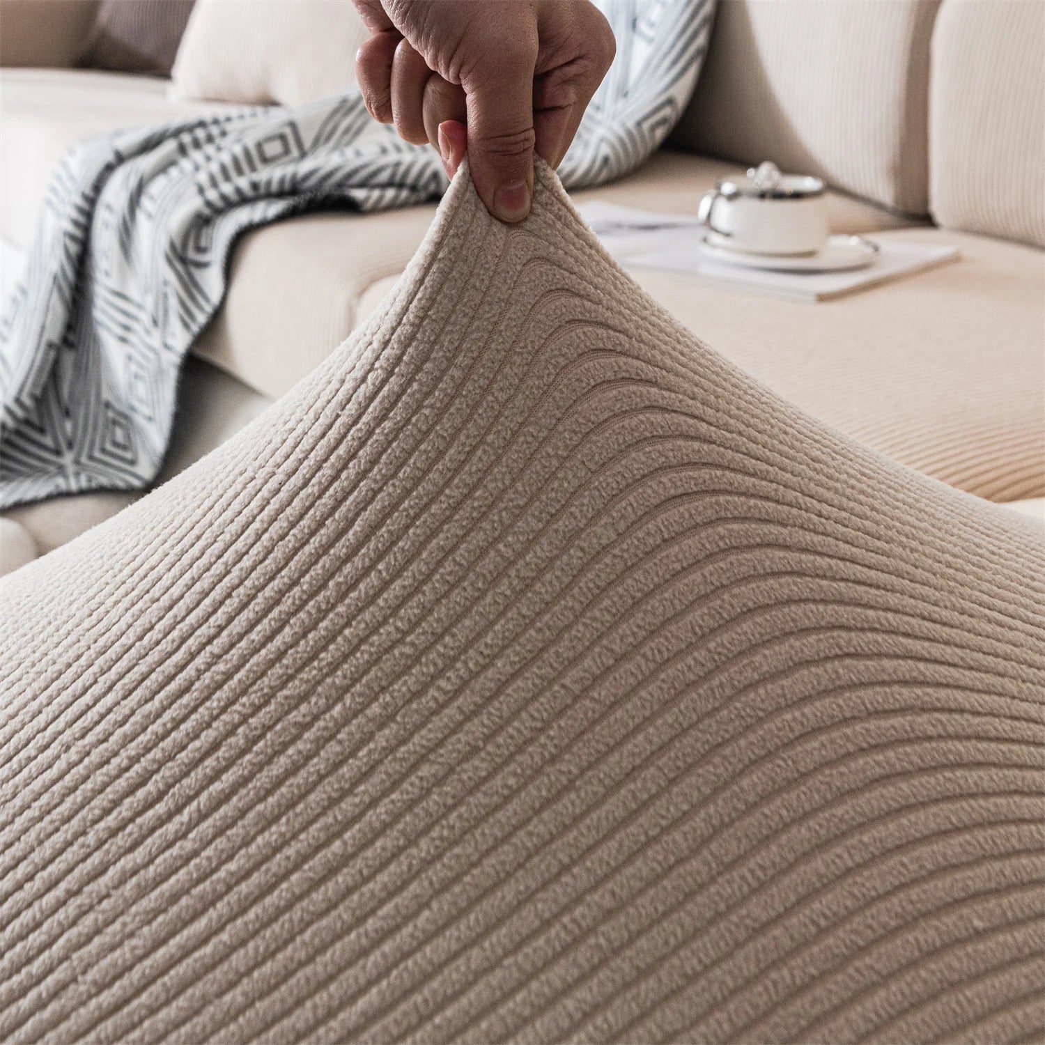 Czarny Sztruksowy Narzuta na Sofę – Rozciągliwy Materiał, Stylowy Design i Ochrona przed Zarysowaniami [narzuta na sofę] 6