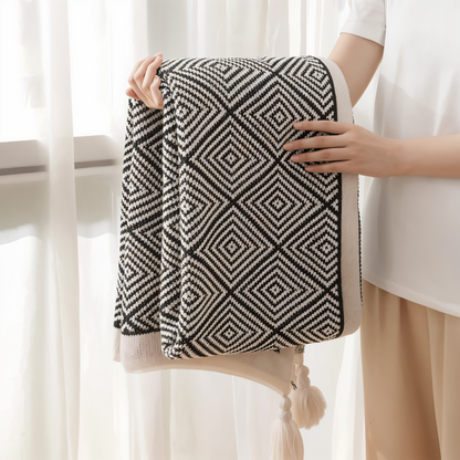 Dekoracyjny Koc Fleece w Geometricznym Wzorze – Czarny i Biały, 70x100 cm, 130x150 cm, 150x200 cm, Idealny na Każdą Pora Roku 5