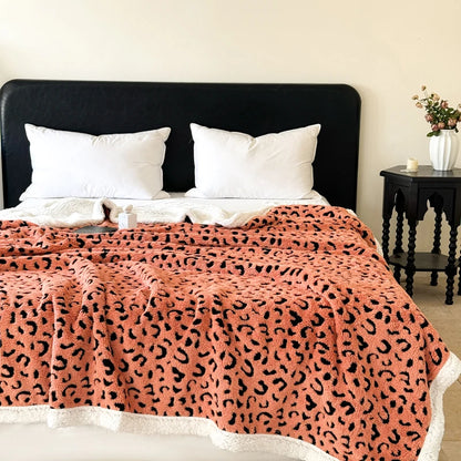 Gruby Ciepły Koc Fleece z Luksusowym Wzorem Lamparta – Idealny do Sypialni i Salonu, Miękki i Przyjemny w Dotyku 10