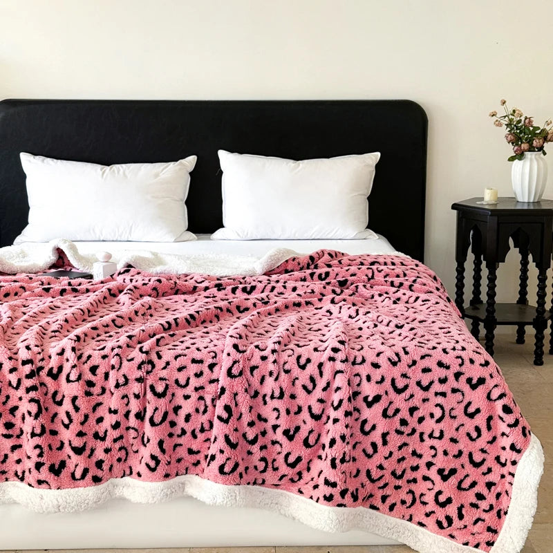 Gruby Ciepły Koc Fleece z Luksusowym Wzorem Lamparta – Idealny do Sypialni i Salonu, Miękki i Przyjemny w Dotyku 7