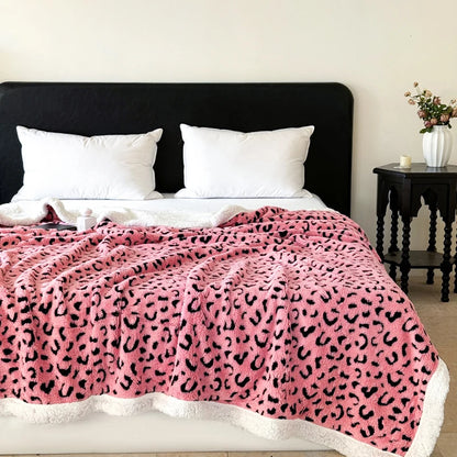 Gruby Ciepły Koc Fleece z Luksusowym Wzorem Lamparta – Idealny do Sypialni i Salonu, Miękki i Przyjemny w Dotyku 7