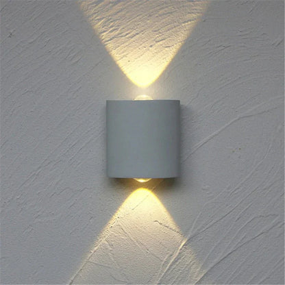 Zewnętrzna lampa ścienna LED – kolor biały i czarny