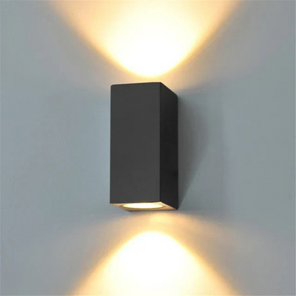 Inteligentna lampa ścienna zewnętrzna Seralyn – minimalistyczny design, wodoodporność IP65, energooszczędne oświetlenie – Lampy zewnętrzne 0
